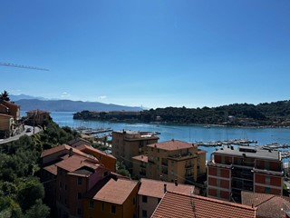 Appartamento in Vendita a Portovenere, zona Le Grazie, 260'000&euro;, 110 m²