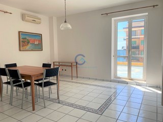 Quadrilocale in Affitto a Catanzaro, zona Lido Corso, 800&euro;, 100 m², arredato