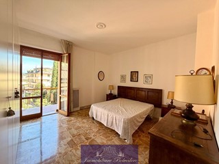 Quadrilocale in Vendita a Firenze, zona L'Isolotto, 400'000&euro;, 110 m², con Box