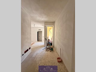 Bilocale in Vendita a Firenze, zona Cure, 268'000&euro;, 55 m²