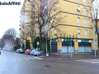 Bilocale in Affitto a Desio, zona Stazione, 560&euro;, 61 m², arredato