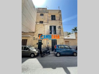 Trilocale in Vendita a Palermo, 48'000&euro;, 65 m²