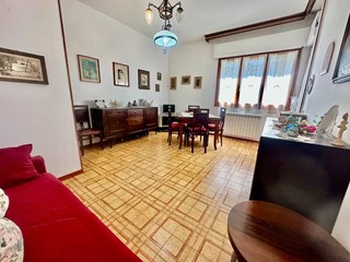 Appartamento in Vendita a Carrara, zona Avenza, 170'000&euro;, 100 m², arredato