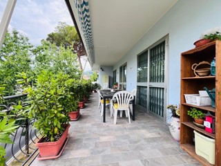Appartamento in Vendita a Montecatini Terme, 260'000&euro;, 130 m², con Box