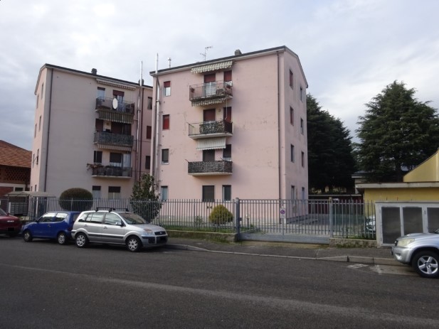 Quadrilocale in Vendita a Seregno, 64'961&euro;, 81 m², con Box