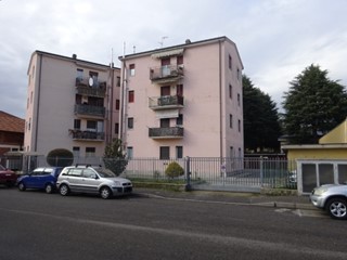 Quadrilocale in Vendita a Seregno, 64'961&euro;, 81 m², con Box