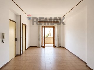 Trilocale in Vendita a Falerna, 69'000&euro;, 91 m²