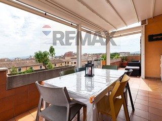 Attico in Vendita a Roma, 480'000&euro;, 80 m²