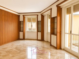 Quadrilocale in Vendita a Mantova, 194'000&euro;, 160 m²