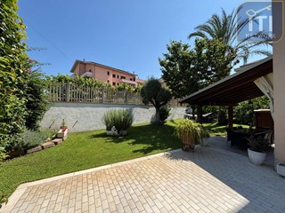 Quadrilocale in Vendita a Aprilia, 229'000&euro;, 130 m²