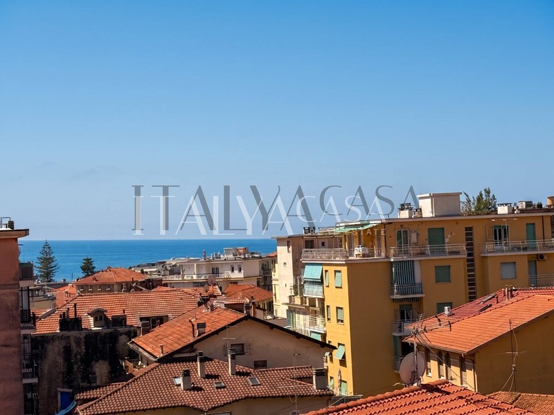 Bilocale in Vendita a Sanremo, 240'000&euro;, 56 m²