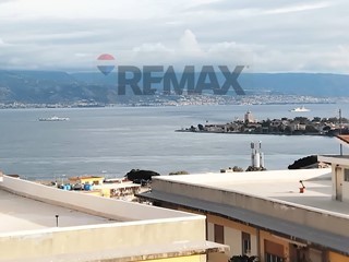 Attico in Vendita a Messina, 139'000&euro;, 190 m²