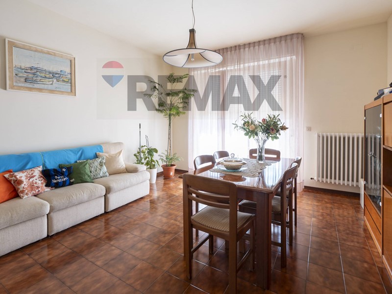 Appartamento in Vendita a Belvedere Ostrense, 99'000&euro;, 102 m²