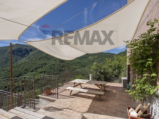 Appartamento in Vendita a Fabriano, 240'000&euro;, 120 m²