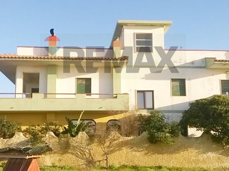 Appartamento in Vendita a Messina, 150'000&euro;, 210 m²