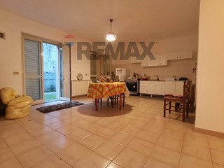 Quadrilocale in Vendita a Santa Lucia del Mela, 65'000&euro;, 144 m²