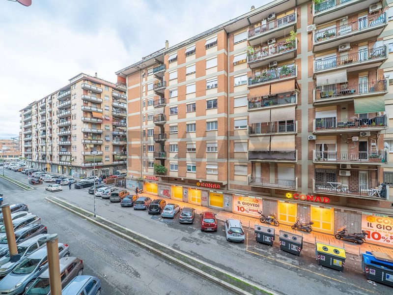 Quadrilocale in Vendita a Roma, 320'000&euro;, 100 m²