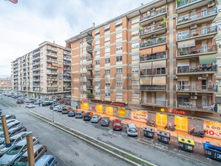 Quadrilocale in Vendita a Roma, 320'000&euro;, 100 m²