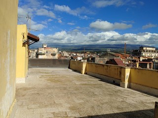 Appartamento in Vendita a Paternò, 115'000&euro;, 216 m², con Box