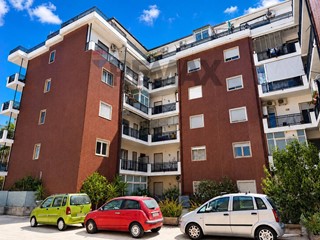 Trilocale in Affitto a Catania, 700&euro;, 100 m²