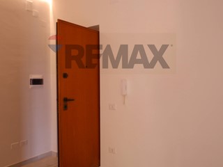 Trilocale in Affitto a Caserta, 650&euro;, 73 m²