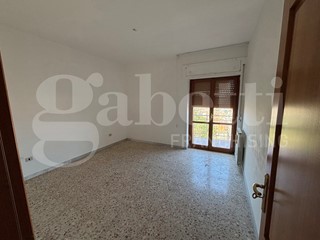 Appartamento in Vendita a Amantea, 100'000&euro;, 189 m², con Box
