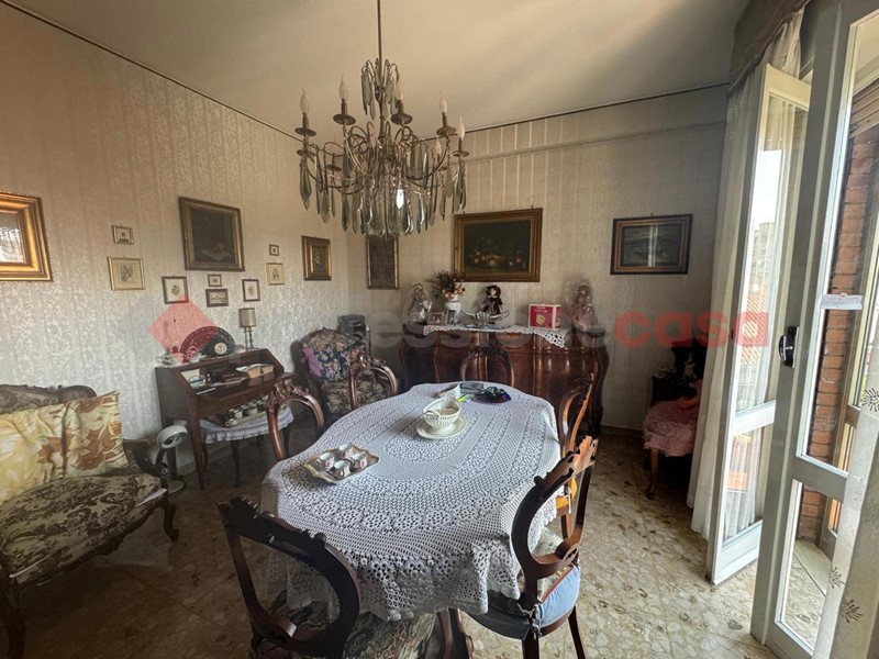 Trilocale in Vendita a Cinisello Balsamo, 210'000&euro;, 79 m², con Box