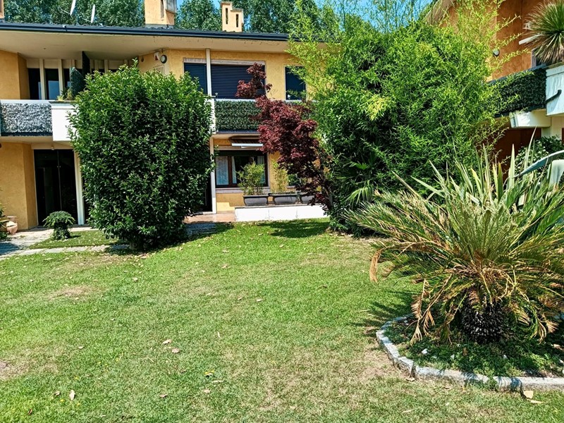 Quadrilocale in Vendita a Sirmione, 415'000&euro;, 140 m², con Box
