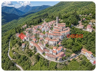 Trilocale in Vendita a Bagni di Lucca, 65'000&euro;, 76 m²