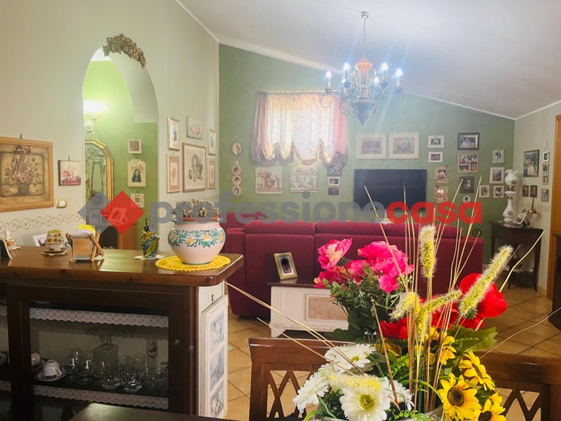 Trilocale in Vendita a Aci Sant'Antonio, 79'000&euro;, 110 m²