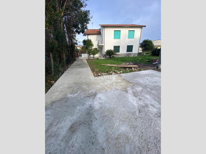 Appartamento in Affitto a Arcola, 1'250&euro;, 130 m², arredato