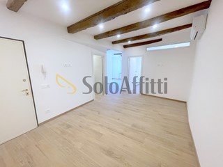 Trilocale in Affitto a Osimo, zona Centro Storico, 600&euro;, 55 m²