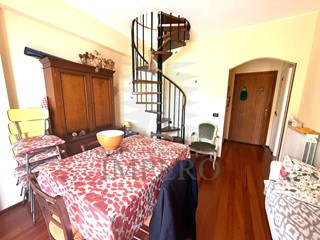 Trilocale in Vendita a Ventimiglia, zona San Bernardo, 250'000&euro;, 80 m²