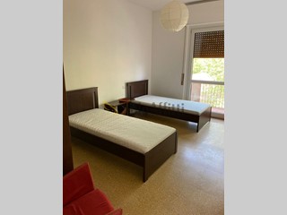 Trilocale in Affitto a Novara, zona Porta Mortara, 680&euro;, 85 m², arredato
