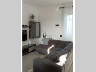 Trilocale in Vendita a Pianella, 61'500&euro;, 139 m²