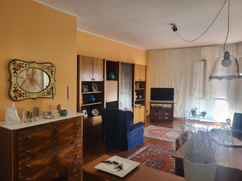 Appartamento in Vendita a Carrara, zona Marina di Carrara, 289'000&euro;, 100 m², arredato, con Box