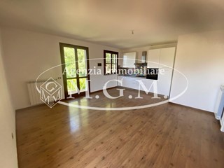 Trilocale in Vendita a Santa Maria a Monte, zona Montecalvoli Basso, 168'000&euro;, 80 m², con Box