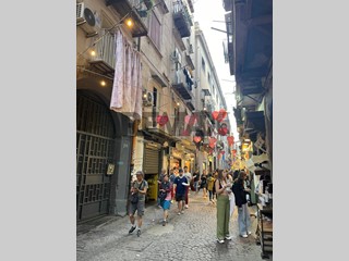 Appartamento in Vendita a Napoli, 450'000&euro;, 130 m²