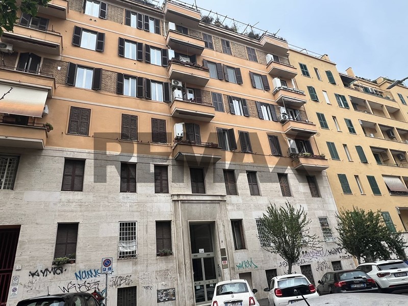 Trilocale in Vendita a Roma, 360'000&euro;, 86 m²