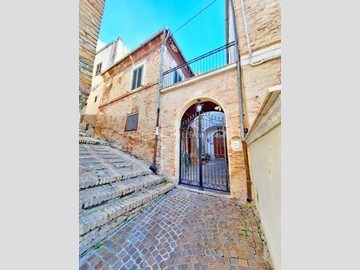 Quadrilocale in Vendita a Penne, 115'000&euro;, 160 m²