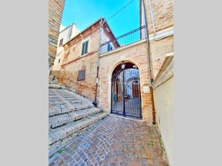 Quadrilocale in Vendita a Penne, 115'000&euro;, 160 m²
