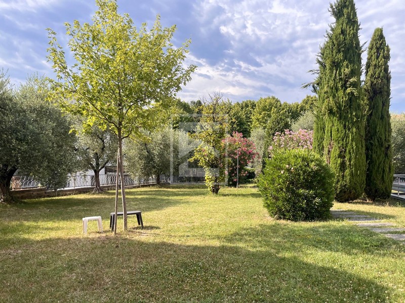 Trilocale in Vendita a Desenzano del Garda, 340'000&euro;, 110 m²
