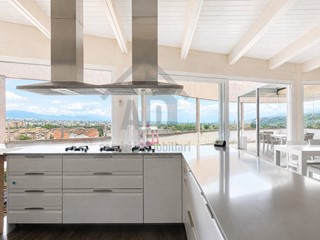 Quadrilocale in Vendita a Cosenza, 410'000&euro;, 385 m²