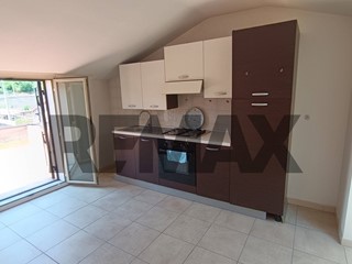 Trilocale in Vendita a Aci Catena, 49'000&euro;, 42 m²
