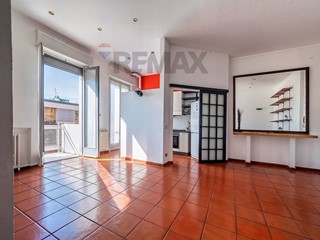 Bilocale in Vendita a Milano, 370'000&euro;, 69 m²