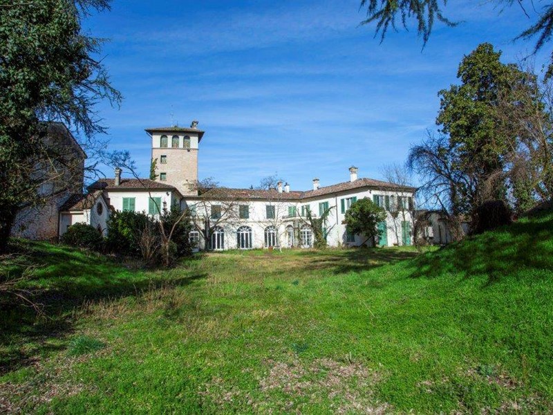 Appartamento in Vendita a Crema, 1'200'000&euro;, 1400 m²