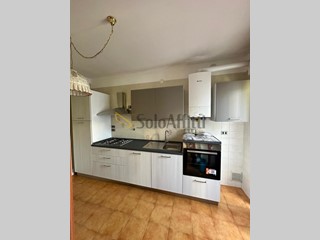 Trilocale in Affitto a Trieste, zona San Vito, 1'000&euro;, 85 m², arredato