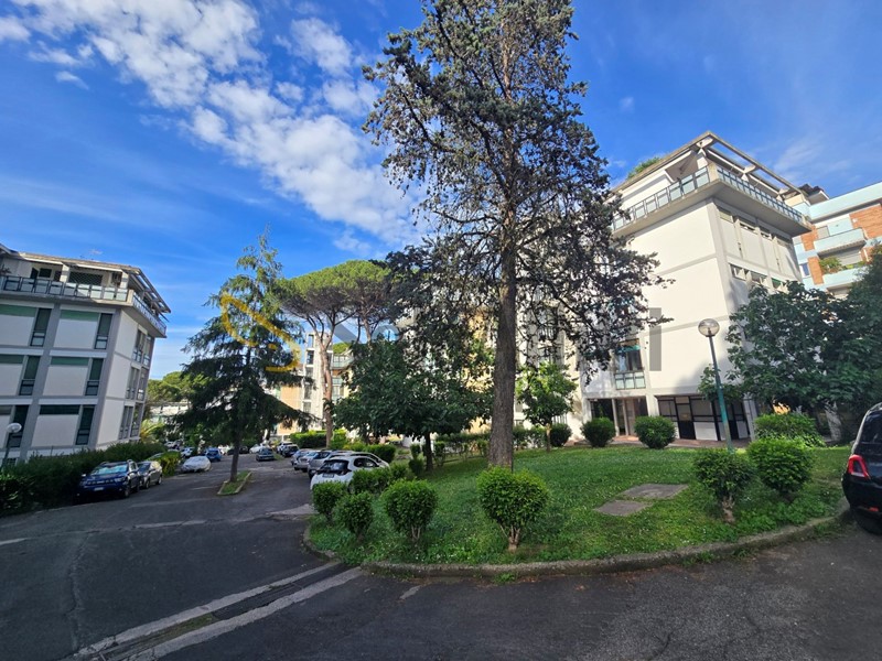 Trilocale in Affitto a Roma, zona Cassia-Olgiata, 915&euro;, 80 m²