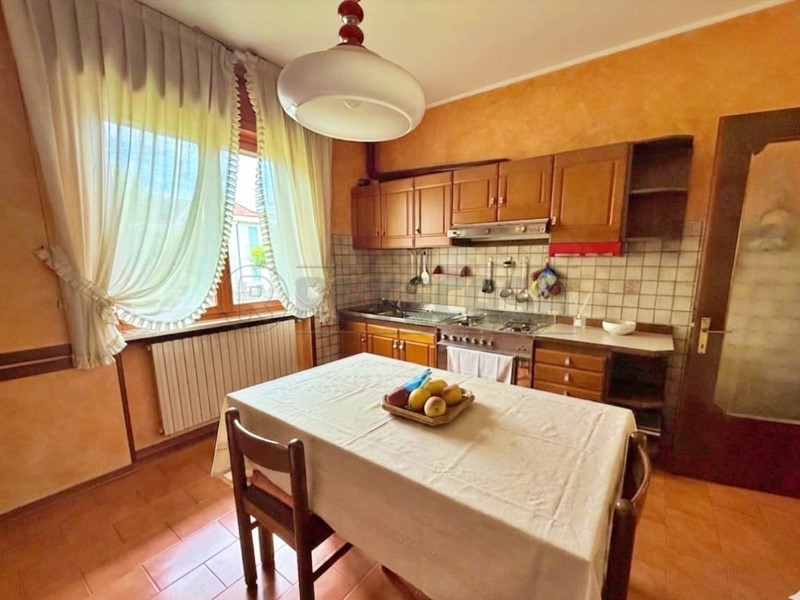 Appartamento in Vendita a Montecchio Maggiore, 159'000&euro;, 200 m²