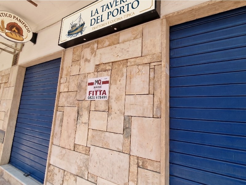 Trilocale in Affitto a Mondragone, zona VIA VTTORIO EMANUELE, 900&euro;, 90 m²